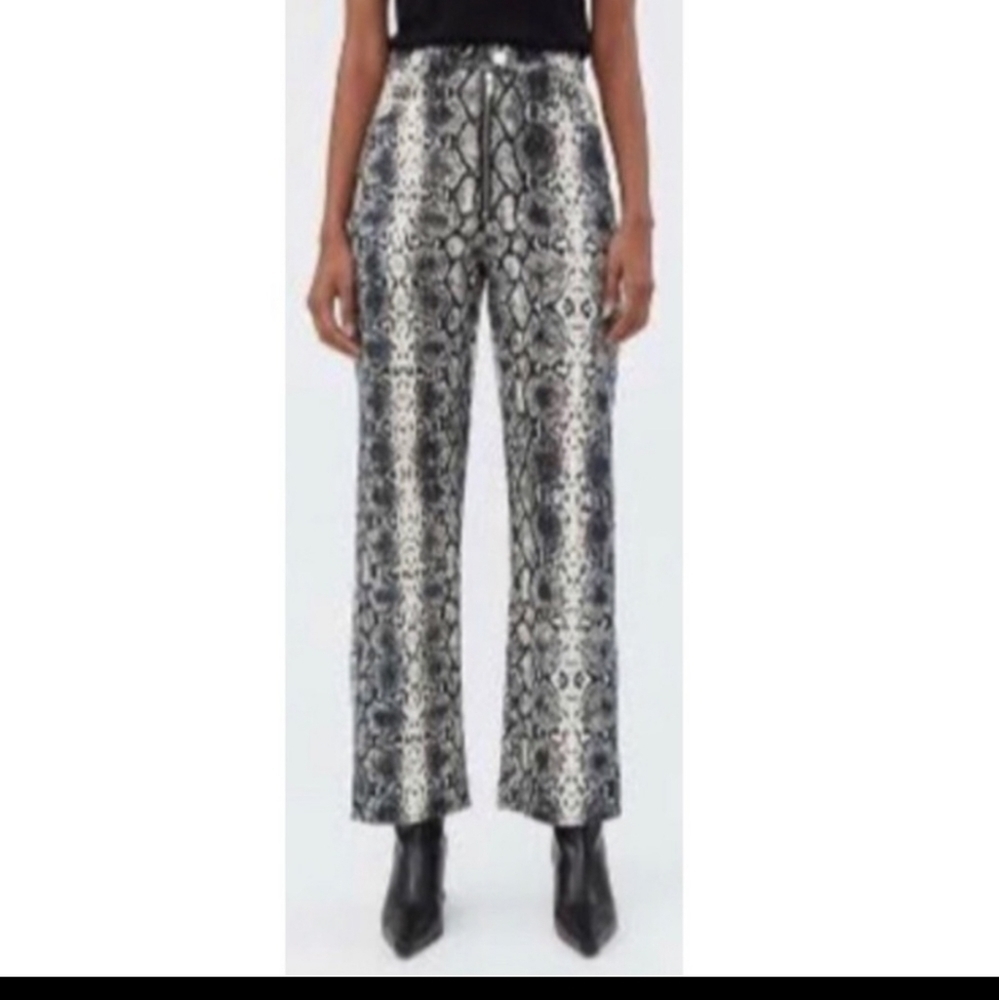 JULES & Leopold Pull on Kick Flare Capri Snakeskin